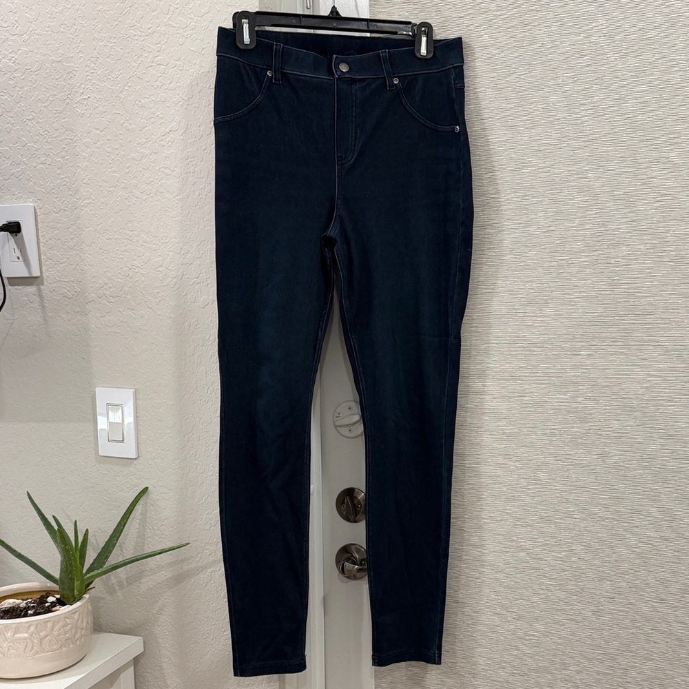 Hue Women's Dark Blue Legging Jeans
